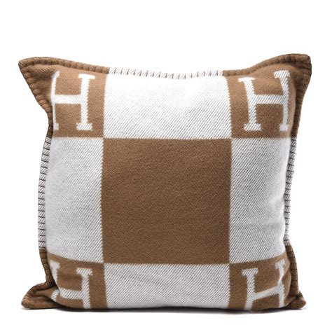 HERMES Wool Cashmere Avalon Pillow PM Ecru 